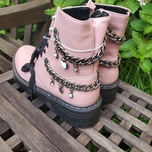 Sugar Kaedy Chain Muave Boots Size 9